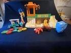 Vintage 1980s Fisher Price Little People Play Family Zoo #916