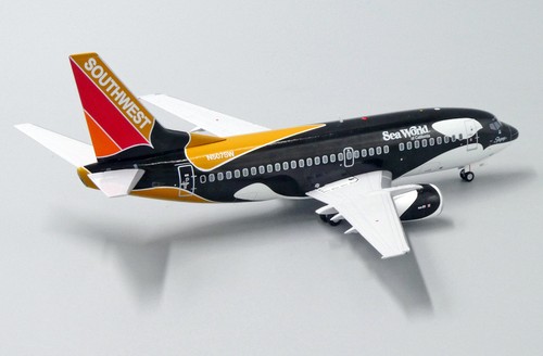 JC Wings 1:200 Southwest Airlines Boeing B737-500 “Shamu II” N507SW - Picture 8 of 14