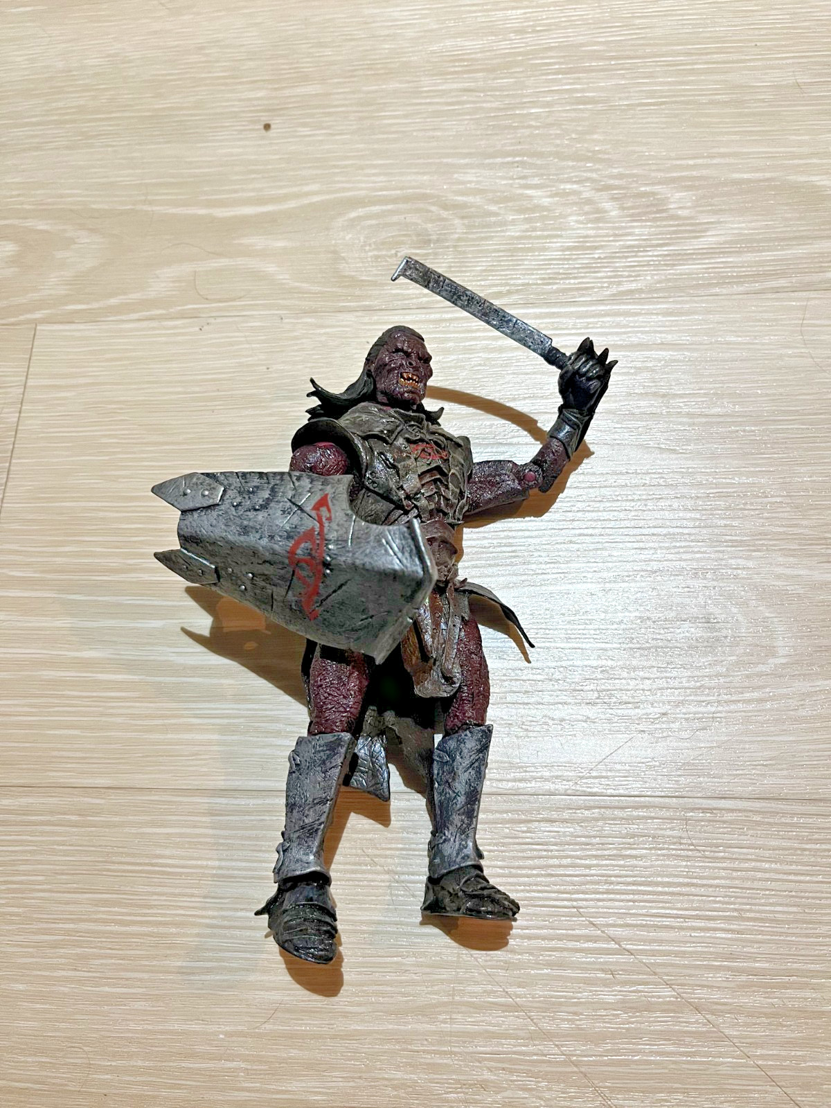 El Señor de los Anillos Toy Biz Uruk-hai Casco de Guerrero Profundo Completo