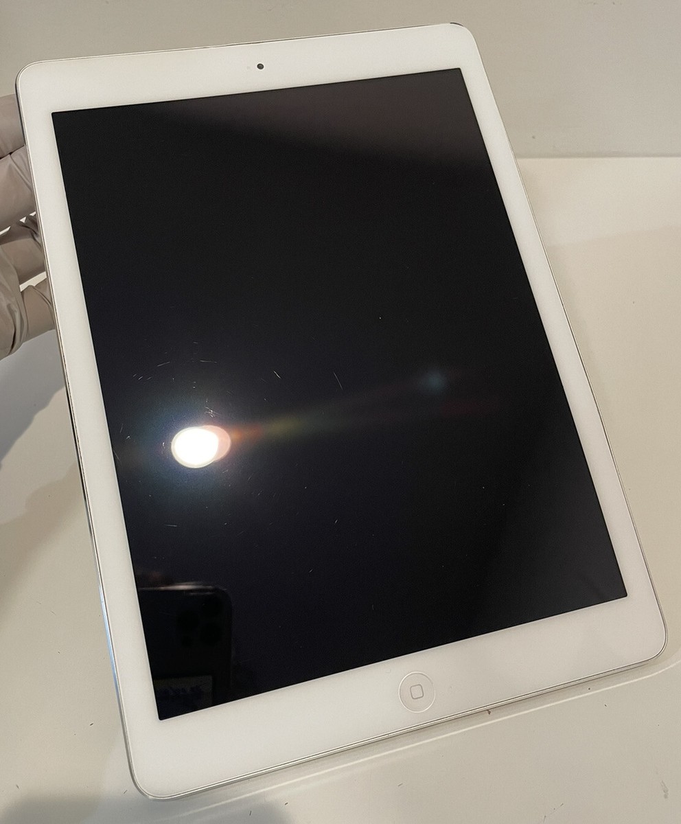 Apple iPad Air 1st Gen. 16GB, Wi-Fi, 9.7in - Silver - Please Read