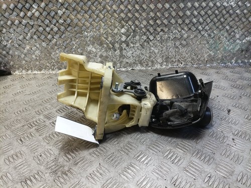 HYUNDAI TUCSON 2006-2010 6 SPEED GEARSTICK MECHANISM (DIESEL) - Picture 3 of 6