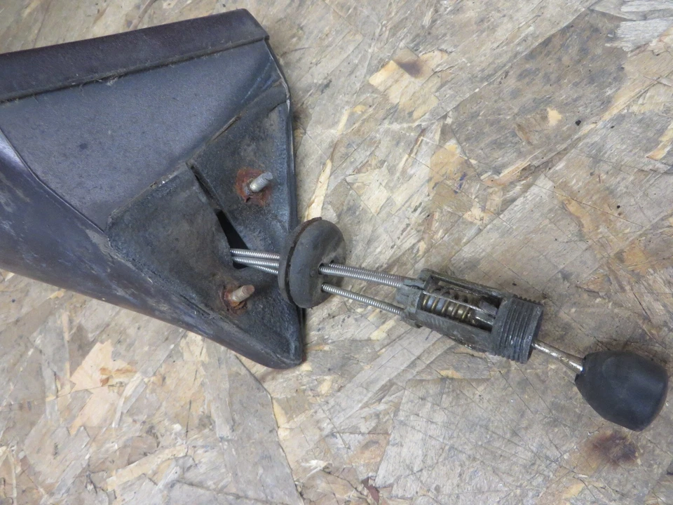 FORD MUSTANG 79-84 MERCURY CAPRI 79-84 ESPEJO RETROVISOR IZQUIERDO MANUAL OEM Foto 3 de 4