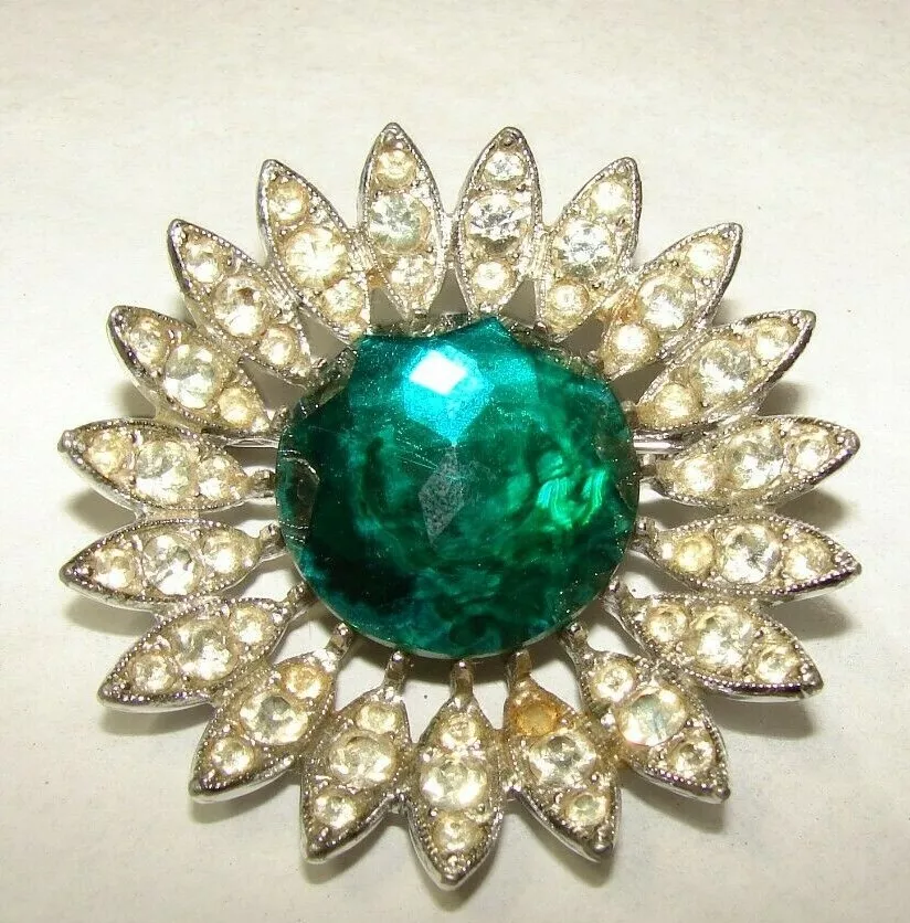 Sarahoo brooch best sale
