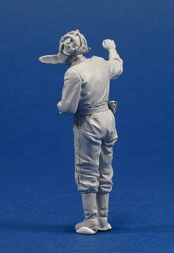 Tank Model 35125 1/35 Soviet Tanker, Summer 1941-45 - Picture 2 of 10