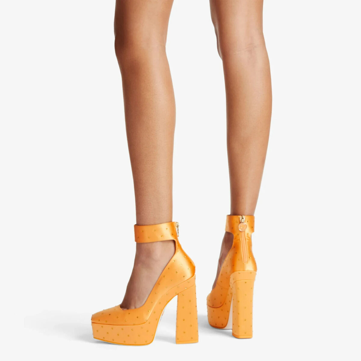 Rare Jimmy Choo x Sailor Moon Collab - Sailor Venus Rare Jimmy Choo x Sailor Moon Collab - Sailor Venus