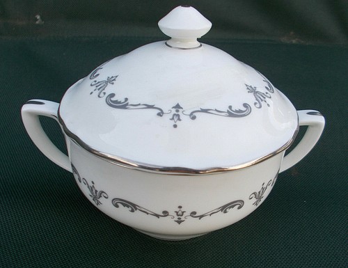 Royal Worcester SILVER CHANTILLY. Covered Sugar Box