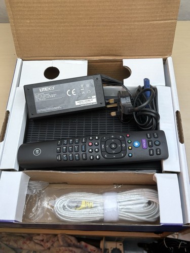 HUMAX DTR-T2110 500 GB/BT YouView PVR Twin Tuner Freeview HD Recorder NO MANUALE - Foto 1 di 11