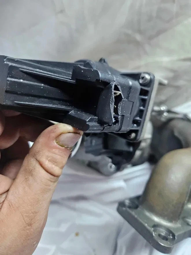 Turbocompresor BMW 228i 328i 528i xDrive 2.0L 2012-2018 11657588938 11657635803 Foto 3 de 4