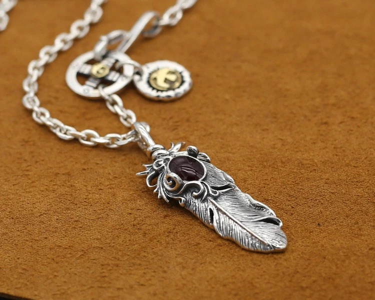 Pluma Corazón Carmesí, Plata de Ley S925, Amuleto Gótico Peso Pesado para Hombre Foto 3 de 4