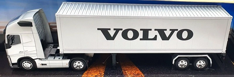 Welly 1/32 Scale 32691S-W - Volvo FH Truck - Silver - Image 4 of 4