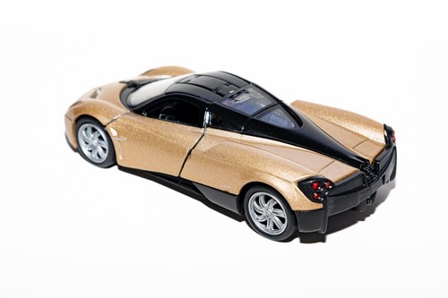 WELLY DieCast 1:34-39 PAGANI HUAYRA GOLD New Model Car Metal in Box Scale 1/34 - Picture 15 of 17