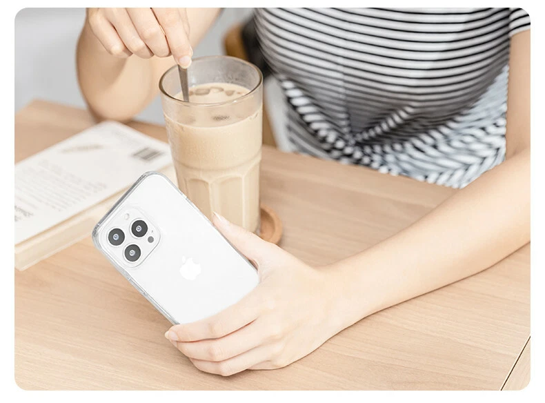 Funda protectora transparente a prueba de golpes SwitchEasy CRUSH AirBarrier para iPhone 13 Pro Max Foto 2 de 4