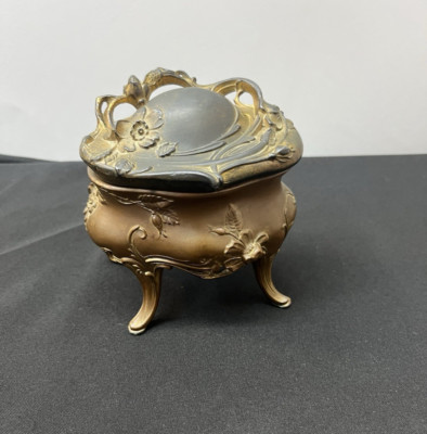 Vintage W&M MFC Metal Trinket Box 979