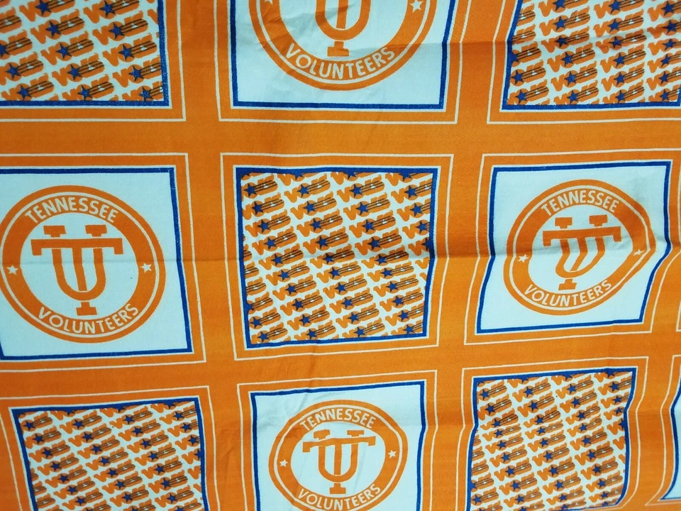 Tela de Voluntarios Universitarios Tennessee EE. UU. Poliéster Acrílico 71 1/2" x 41 1/2" Foto 4 de 4