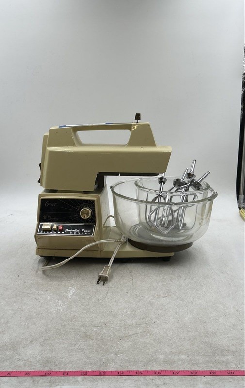 Oster 972-46H Kitchen Center Standalone Mixer With Glass Bowl And Attachments