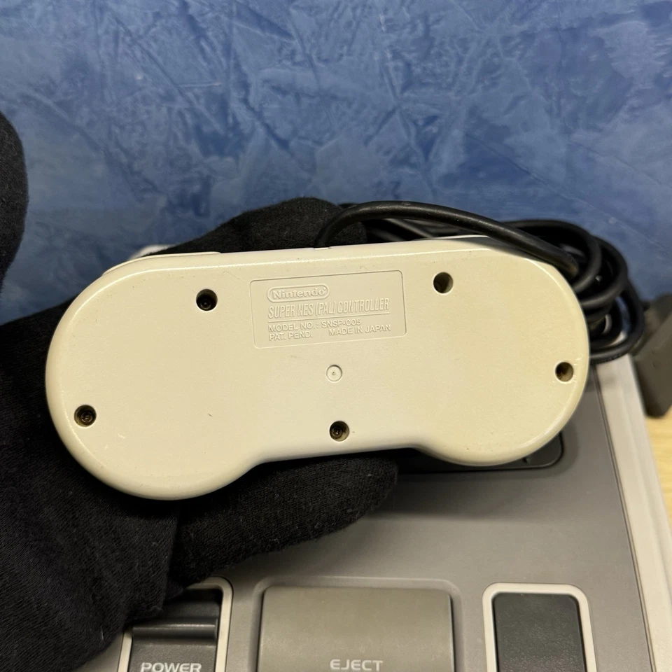 Super Nintendo SNES 1-Chip Console 2 Controller Originali Cavi Alimentatore PAL - Immagine 3 di 4