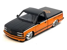 1993 Chevrolet 454SS Pick-Up (Harley-Davidson) 1:24 Scale Model - Maisto 32274OR