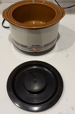 Stoneware Crock Rival Ette 1 Quart Slow Cooker Crock Pot  Pre Owned Vintage