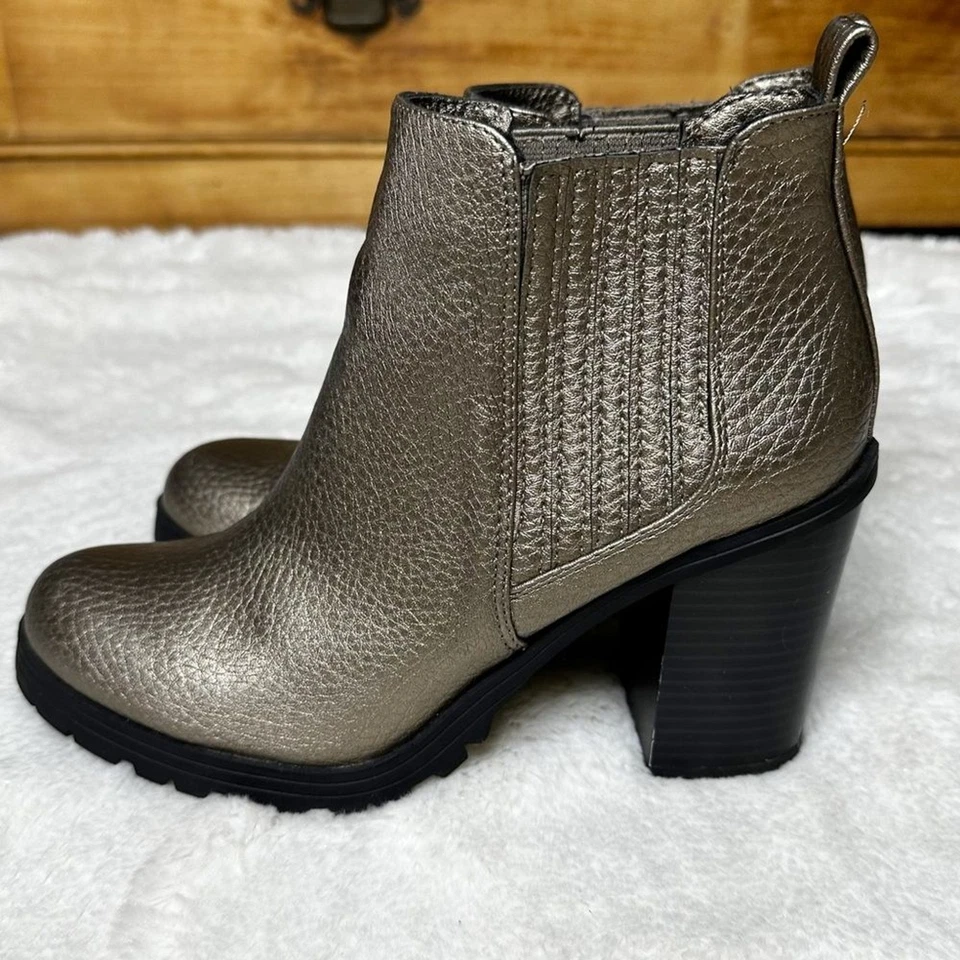 Botines Sam & Libby Gruesos Tacón Bloque Suela con Tacón Dorado para Mujer Talla 7.5” Foto 2 de 4