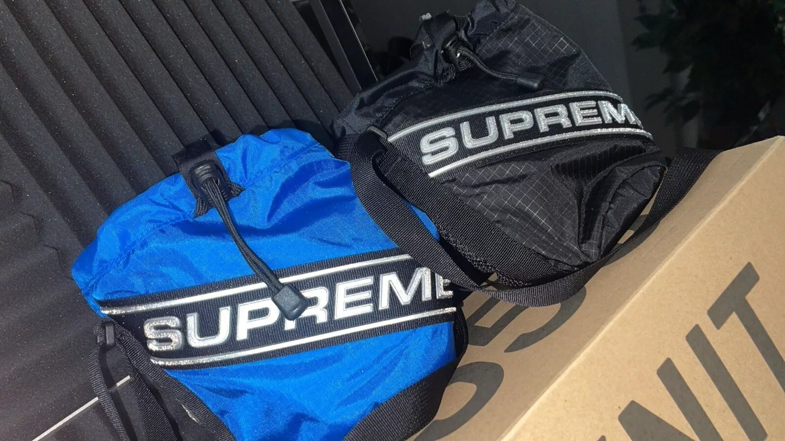 SAC À TAILLE LOGO SUPREME 3D NOIR OS FW23 (100 % AUTHENTIQUE) FLAMBANT NEUF