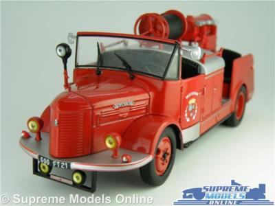 HOTCHKISS FEUERWEHR MODELL LKW MASSSTAB 1:43 IXO VILLE DE DIJON FRANKREICH ROT K8