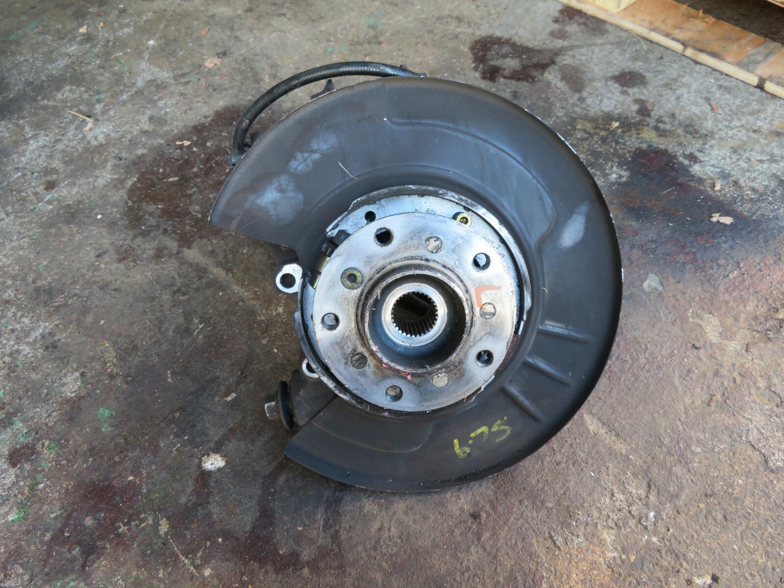 1999-2004 BENTLEY ARNAGE RED LABEL REAR LEFT DRIVER SIDE SPINDLE KNUCKLE OEM