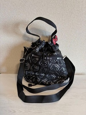 LeSportsac Hello Kitty Sanrio Kordelzug Schultertasche Handtasche Damen Neu