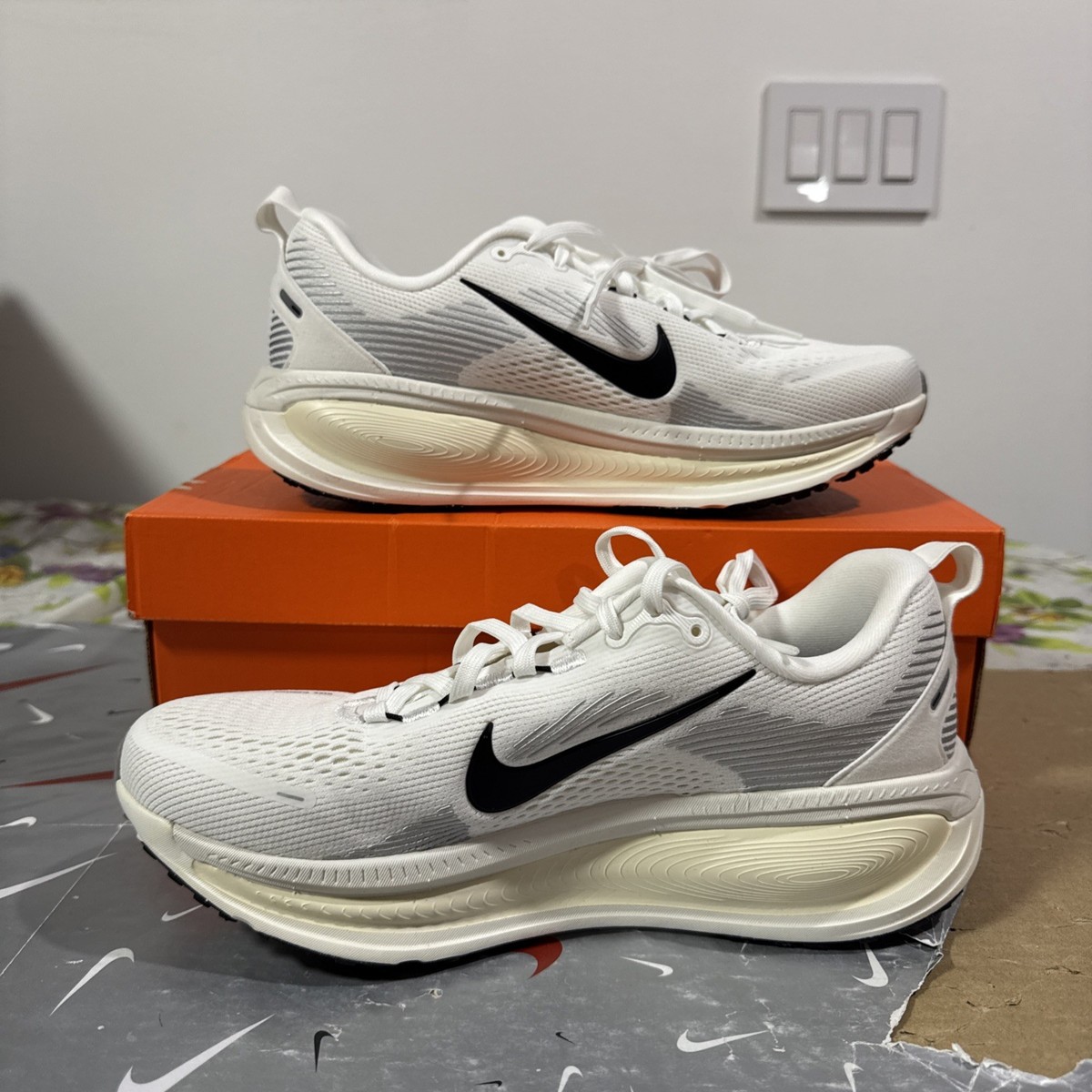 Size 10 - Nike Vomero 18 Summit White Coco Women HM6804-101 | eBay