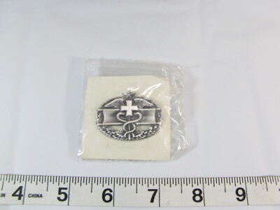Vintage New NOS US Military Army Combat Medical Medic Badge Vintage New NOS US Military Army Combat Medical Medic Badge
