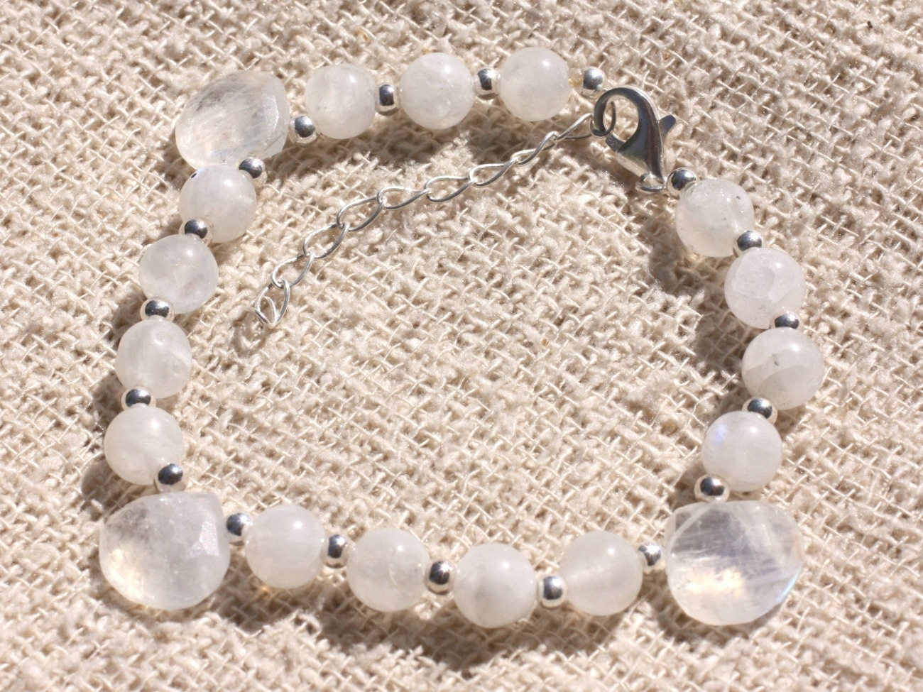 Bracelet en argent 925 et pierre de lune arc-en-ciel facettée de 7mm de qualité supérieure
