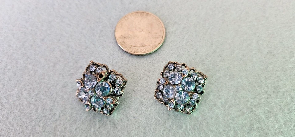 Vintage-Style Blue Rhinestone Cluster Buttons – Ornate Antique Silver-Tone - Image 3 of 4