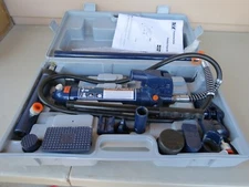 TCE TCE70401 Torin Portable Hydraulic Ram with Case 4 Ton (8,000 lb) Capacity