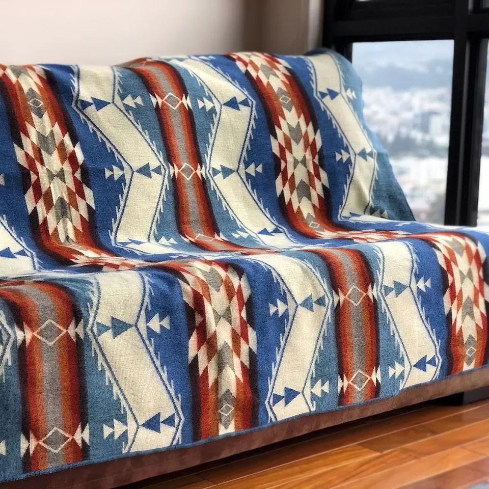 EXTRA LARGE SOFT & WARM ALPACA WOOL BLANKET 75"x90" SOUTH AMERICAN DESIGN - Image 3 of 4