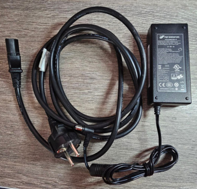  Original Netzteil Adapter FSP040-RHAN2 INPUT:100-240V-, 1.5A, 50-60Hz..........