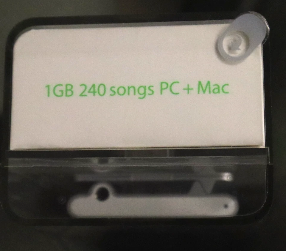 NEW SEALED Vintage Apple iPod Shuffle MA564LL/A 1GB - Image 3 of 3