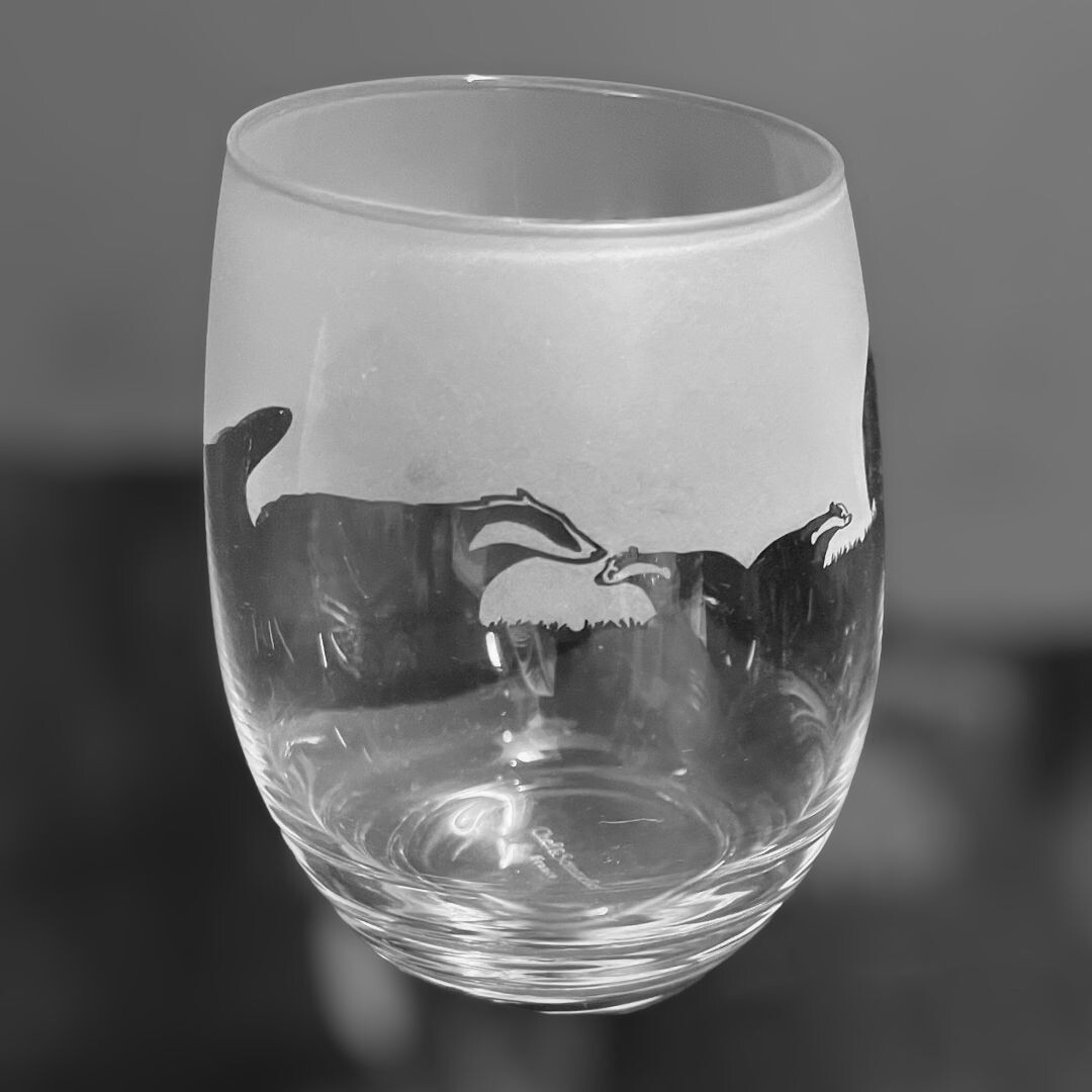 BADGER FRIEZE Boxed 36cl Clear Crystal Stemless Wine / Water Glass