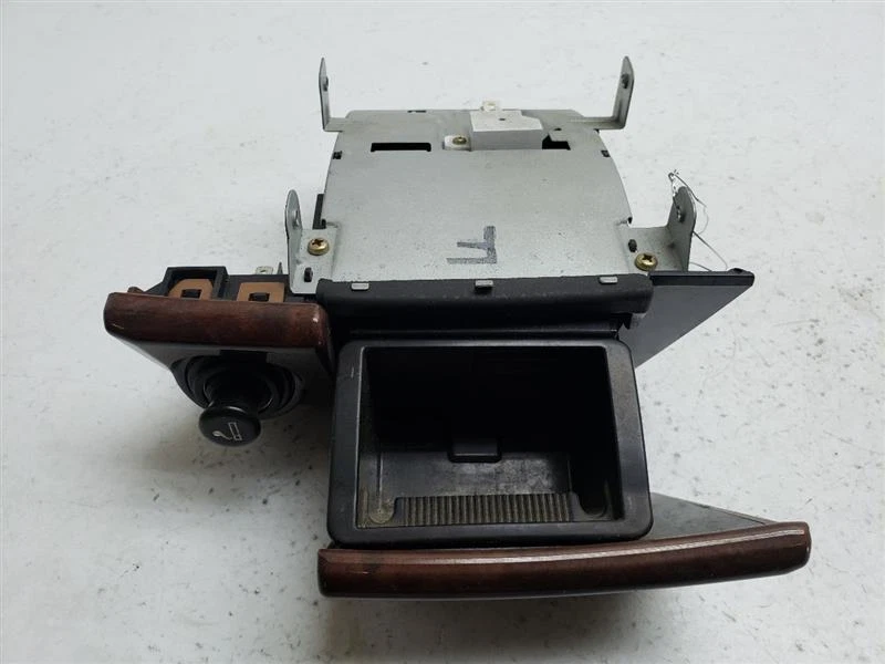 Infiniti I30 2001 cenicero tablero bisel madera grano 68800-2Y900 Foto 3 de 4