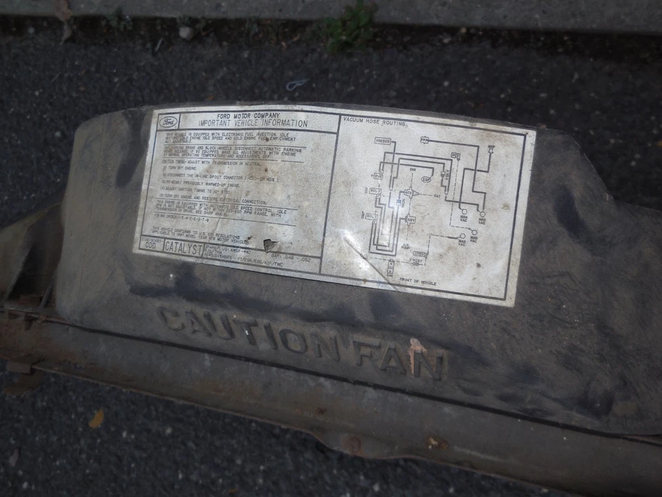 Lincoln Continental Mark VII 1985-1992 núcleo de radiador y cubierta de ventilador E5LE-8146 Foto 4 de 4