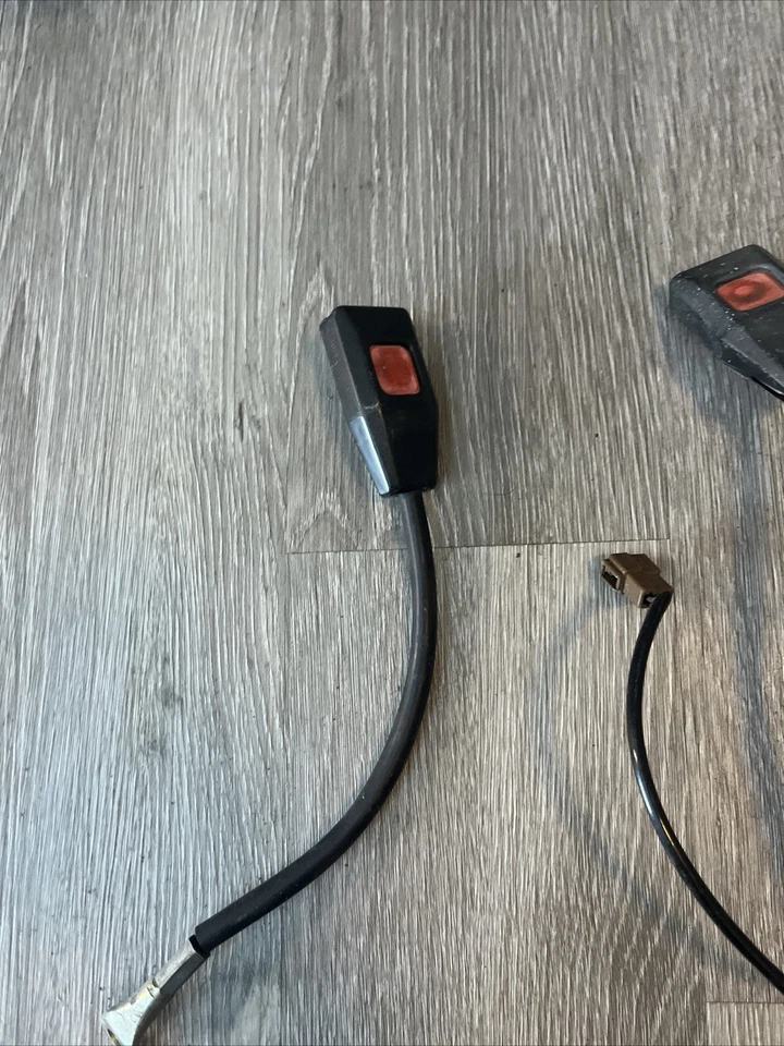 1979-1981 Toyota Pickup OEM balde cinto de segurança receptor conjunto de fivela - Imagem 4 de 4