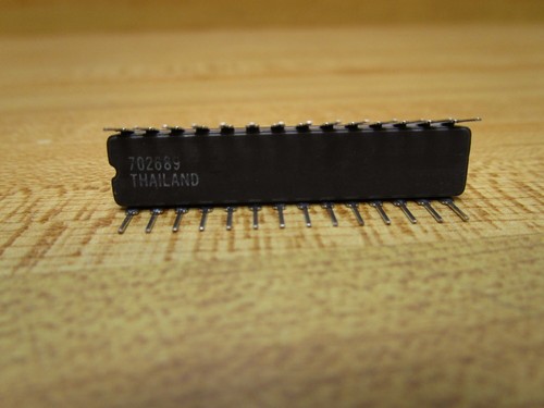 Cypress CY27C256T-55WC Integrated Circuit 9712 (Pack of 14) - Picture 3 of 5