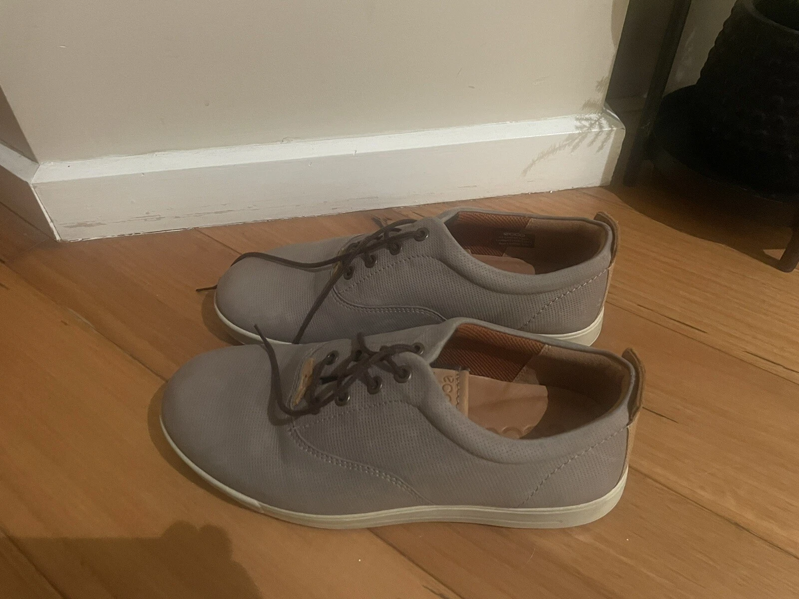 Picture 1 of 4
