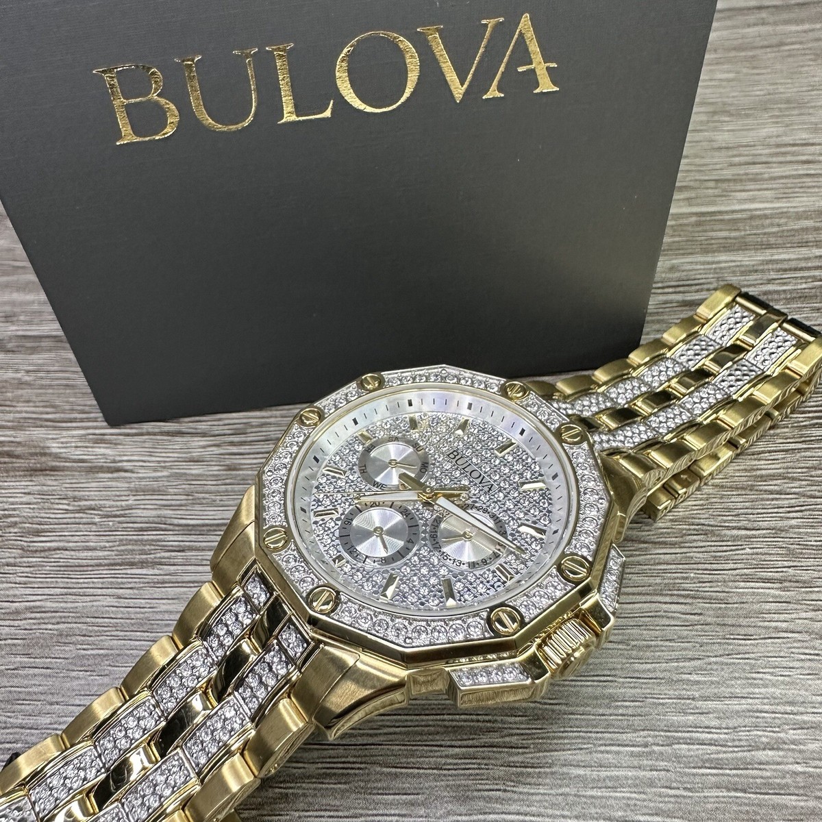 スワロフスキー　腕時計 NEW✓ SWAROVSKI CRYSTALS✓ Bulova Octava Gold Tone Men's
