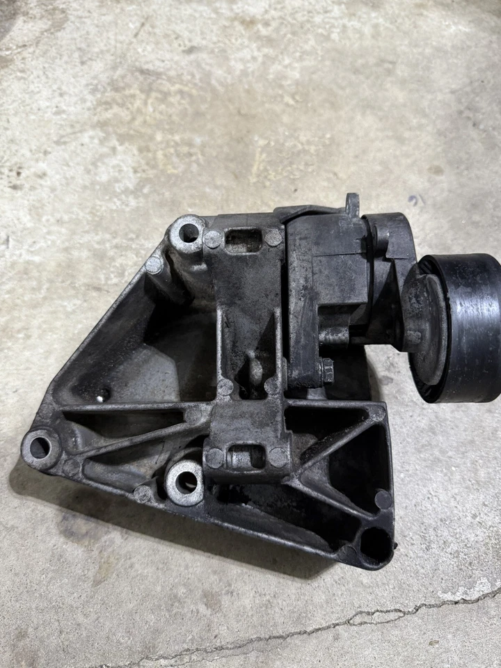 2000-05 BMW E39 E46 X5 M54 Tensioner Bracket 7512556 - Image 3 of 4