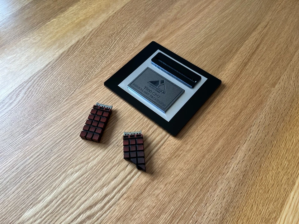 Terminator T-800 CYBERDYNE CPU Brain Chips - Prop Replica - Image 4 of 4