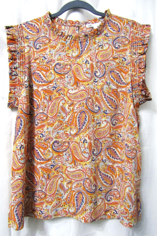DR2 Blouse Sz. L Floral Ruffle Sleeve Neckline Keyhole *NWOT