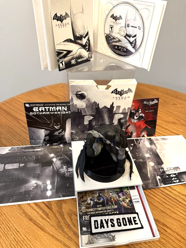 Batman Arkham City PS3 Boxed Set W/Figure Book Patch 2011 - Image 4 of 4