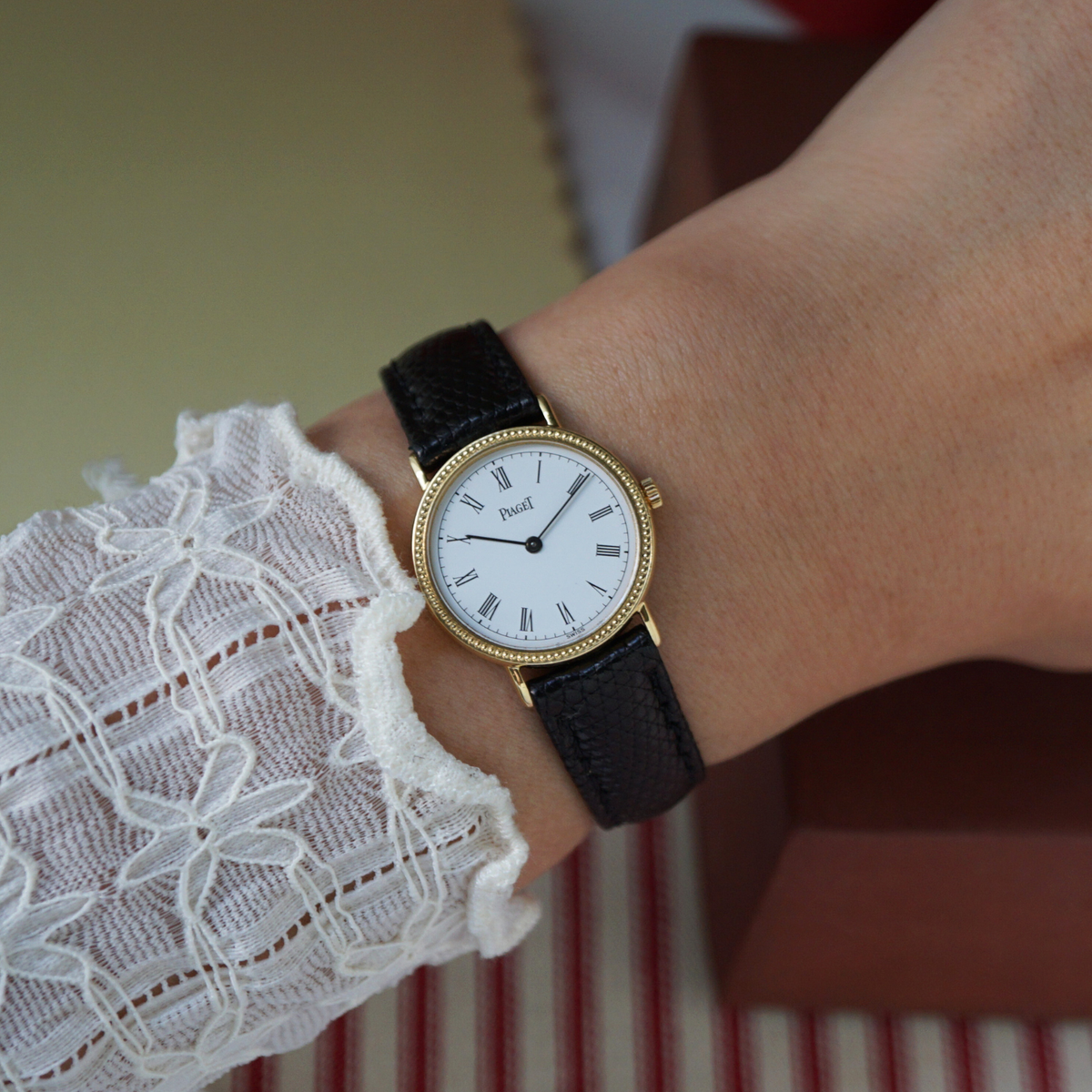 Piaget Ladies 8711 Beaded 18k Yellow Gold 24mm Quartz 1990s | eBay