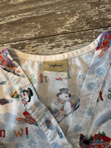 Preowned Tafford Women’s Scrub Tops, Size M, Holiday Prints, set of 2 - Picture 6 of 13