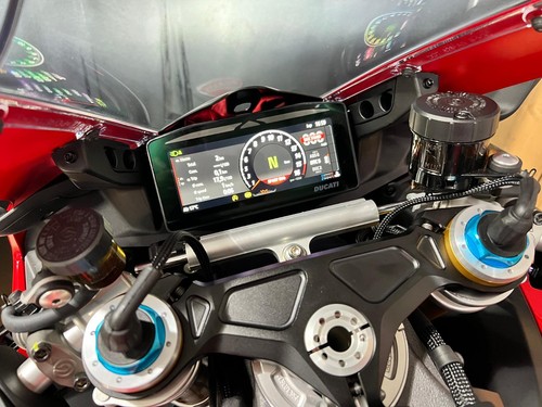 Ducati Panigale V4S 2025 In Stock NOW! FREE UK DELIVERY! 4.9% APR on PCP - Picture 15 of 16