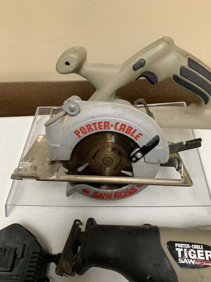 Sierra circular Porter Cable 845 y sierra recíproca 837 cargador de batería de 19,2 V probado Foto 4 de 4